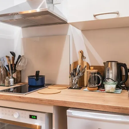 L'etablissement Toimoinou, Hyper-centre, Vue Marche, Proche 150m, Lits Faits A Votre Arrivee, Serviettes De Toilette, Menage, Inclu, Netflix, Accueil En Personne Апартаменты