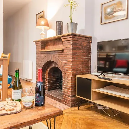 Apartamento L'établissement Toimoinou, Hyper-centre, Vue Marché, Proche 150m, Lits Faits à Votre Arrivée, Serviettes De Toilette, Ménage, Inclu, Netflix, Accueil En Personne