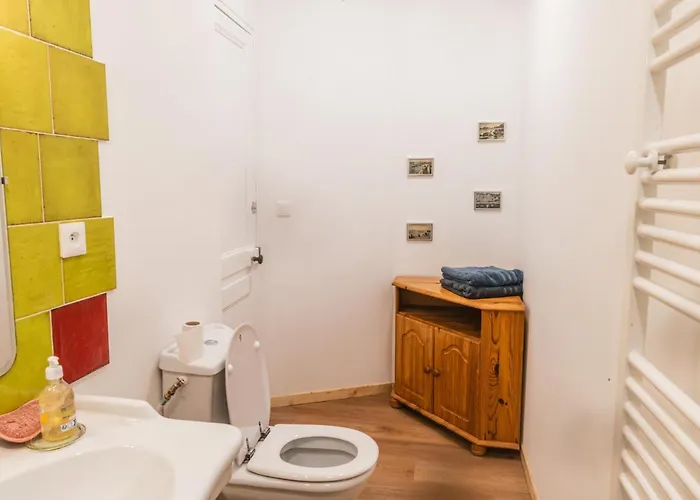 L'etablissement Toimoinou, Hyper-centre, Vue Marche, Proche 150m, Lits Faits A Votre Arrivee, Serviettes De Toilette, Menage, Inclu, Netflix, Accueil En Personne